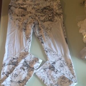 Varley Monochrome Marble Leggings